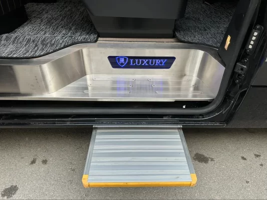 Top 6+ Xe Limousine Hà Nội - Việt Trì Chỗ Ngồi Rộng Rãi, Cao Cấp 2 xe limousine ha noi viet tri cho ngoi rong rai 2